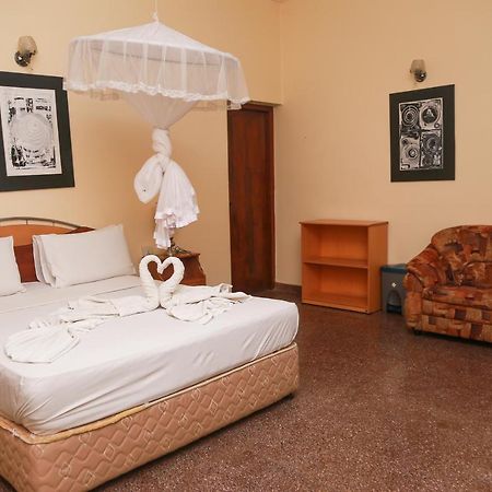 Milano Tourist Rest Hotel Анурадхапура Екстериор снимка