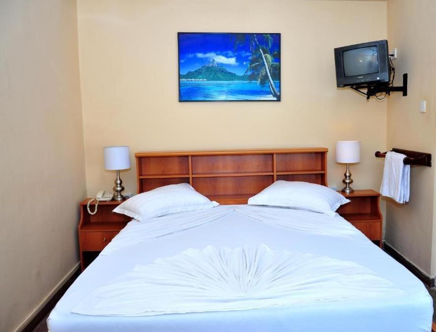Milano Tourist Rest Hotel Анурадхапура Екстериор снимка