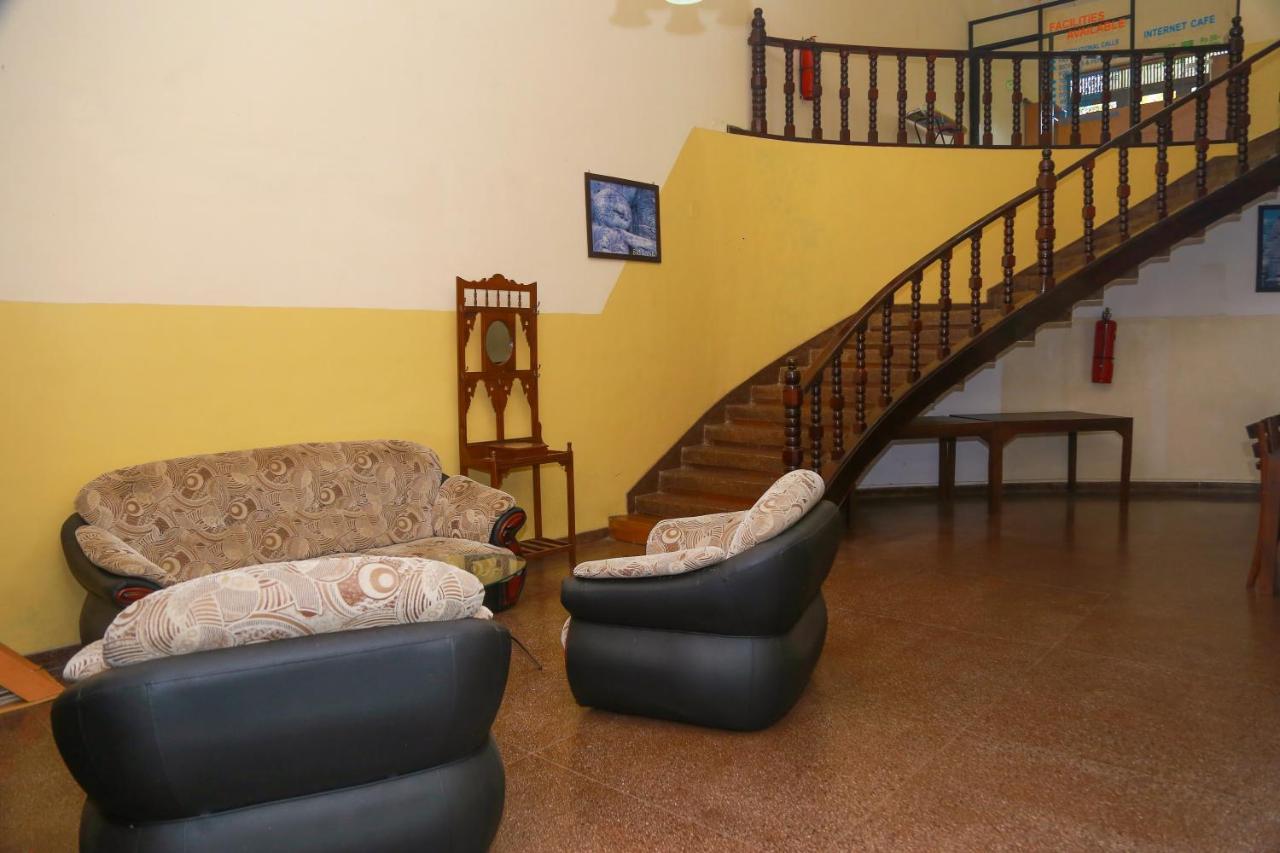 Milano Tourist Rest Hotel Анурадхапура Екстериор снимка