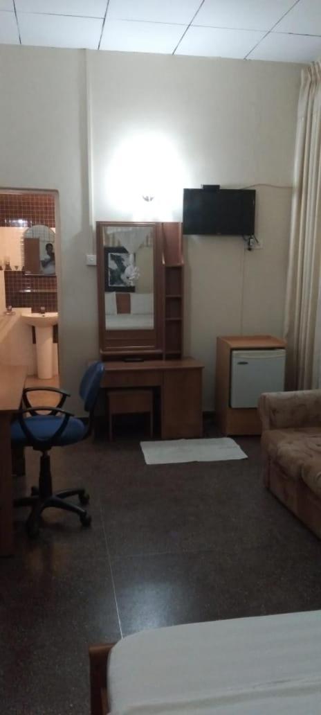 Milano Tourist Rest Hotel Анурадхапура Екстериор снимка