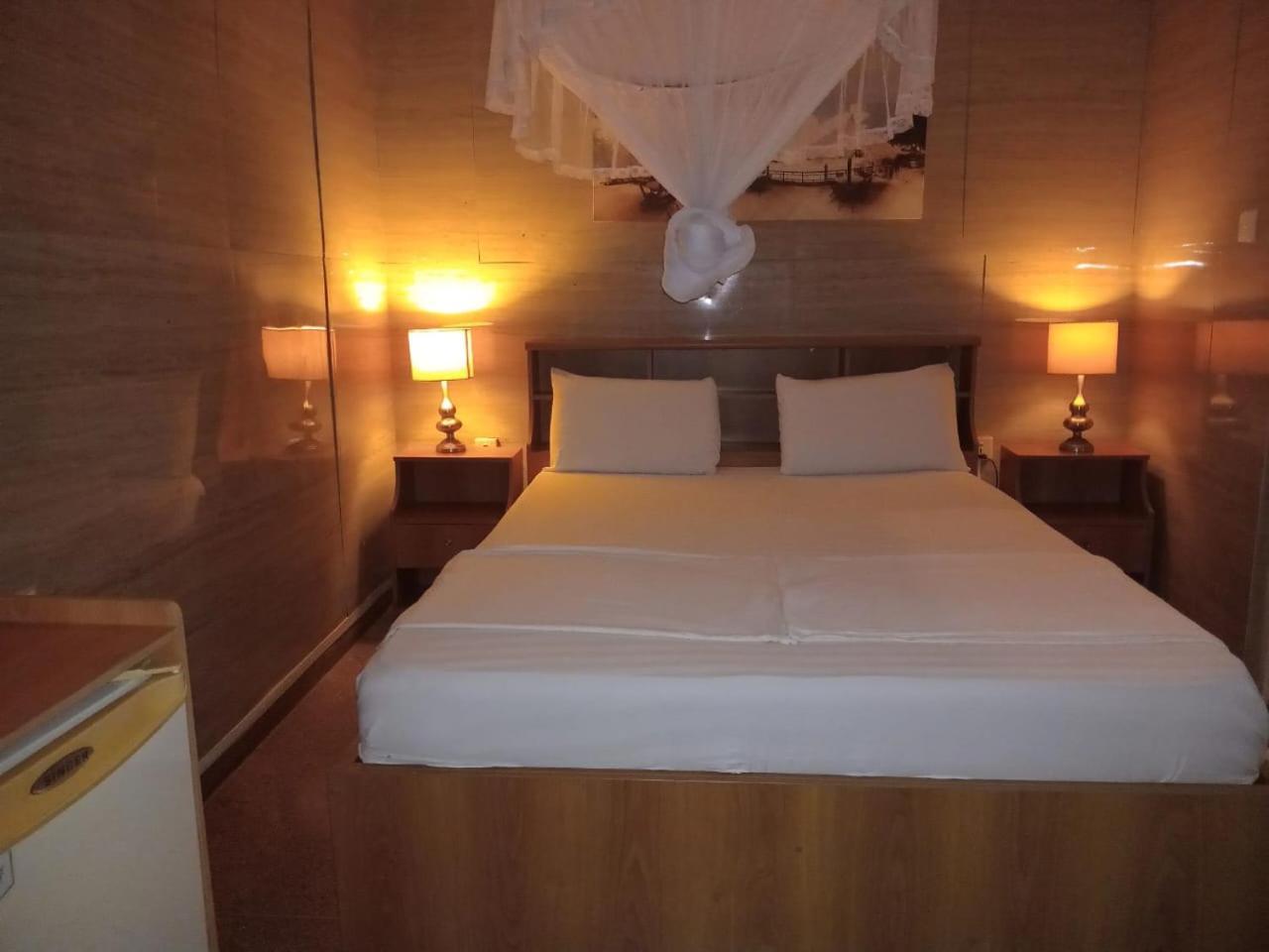 Milano Tourist Rest Hotel Анурадхапура Екстериор снимка