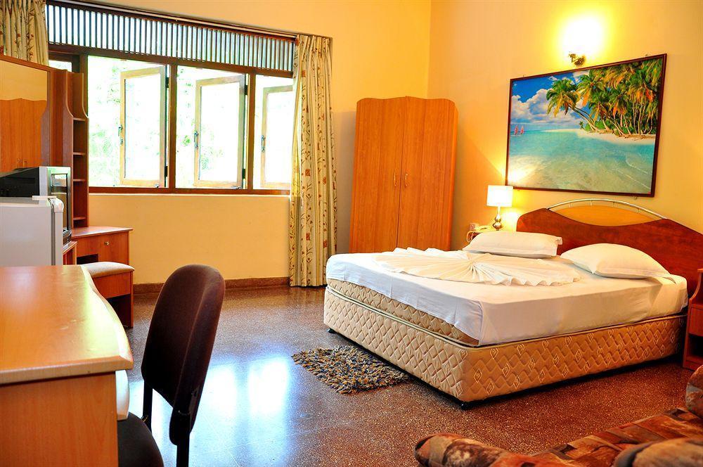 Milano Tourist Rest Hotel Анурадхапура Екстериор снимка