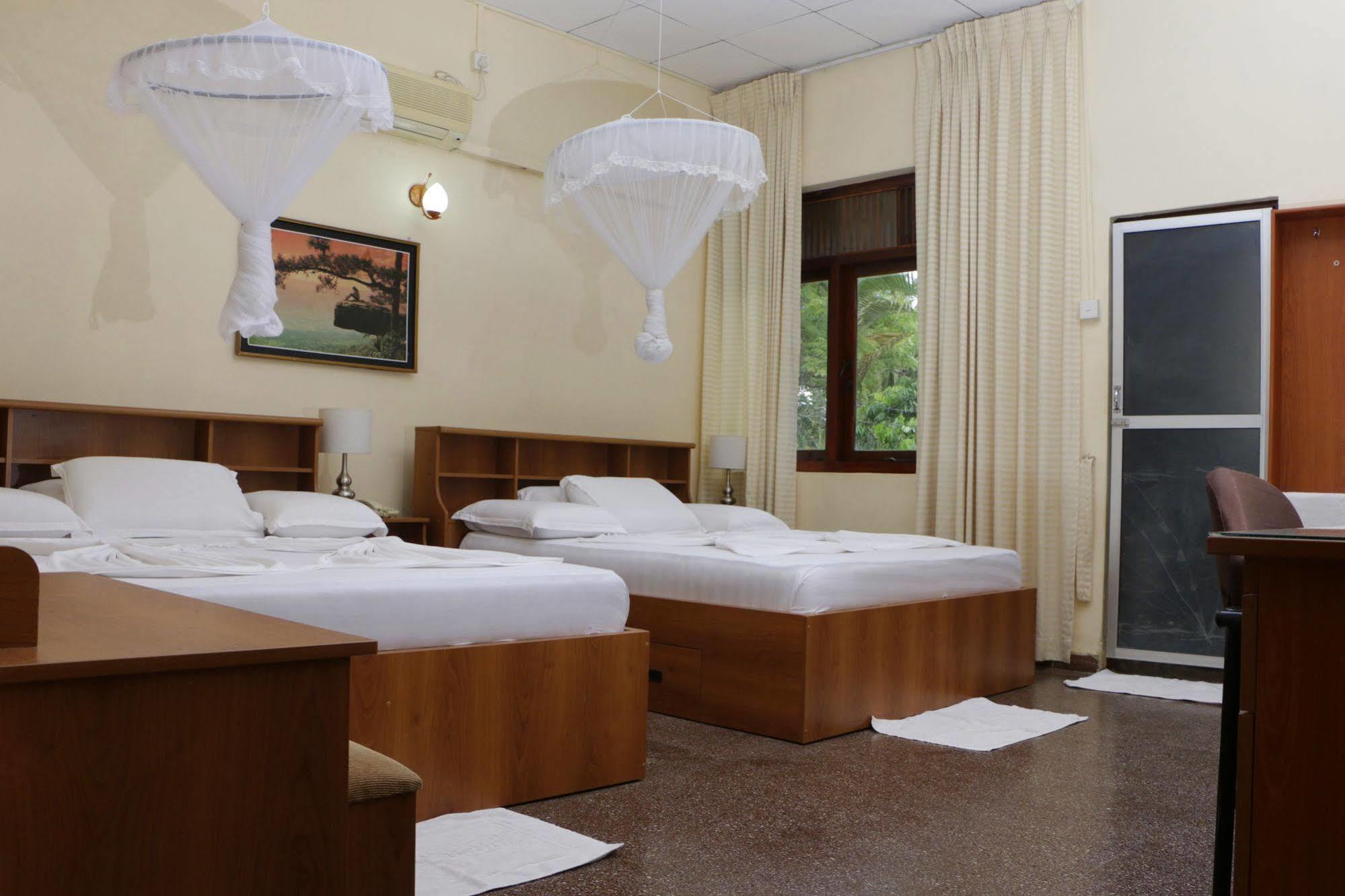 Milano Tourist Rest Hotel Анурадхапура Екстериор снимка