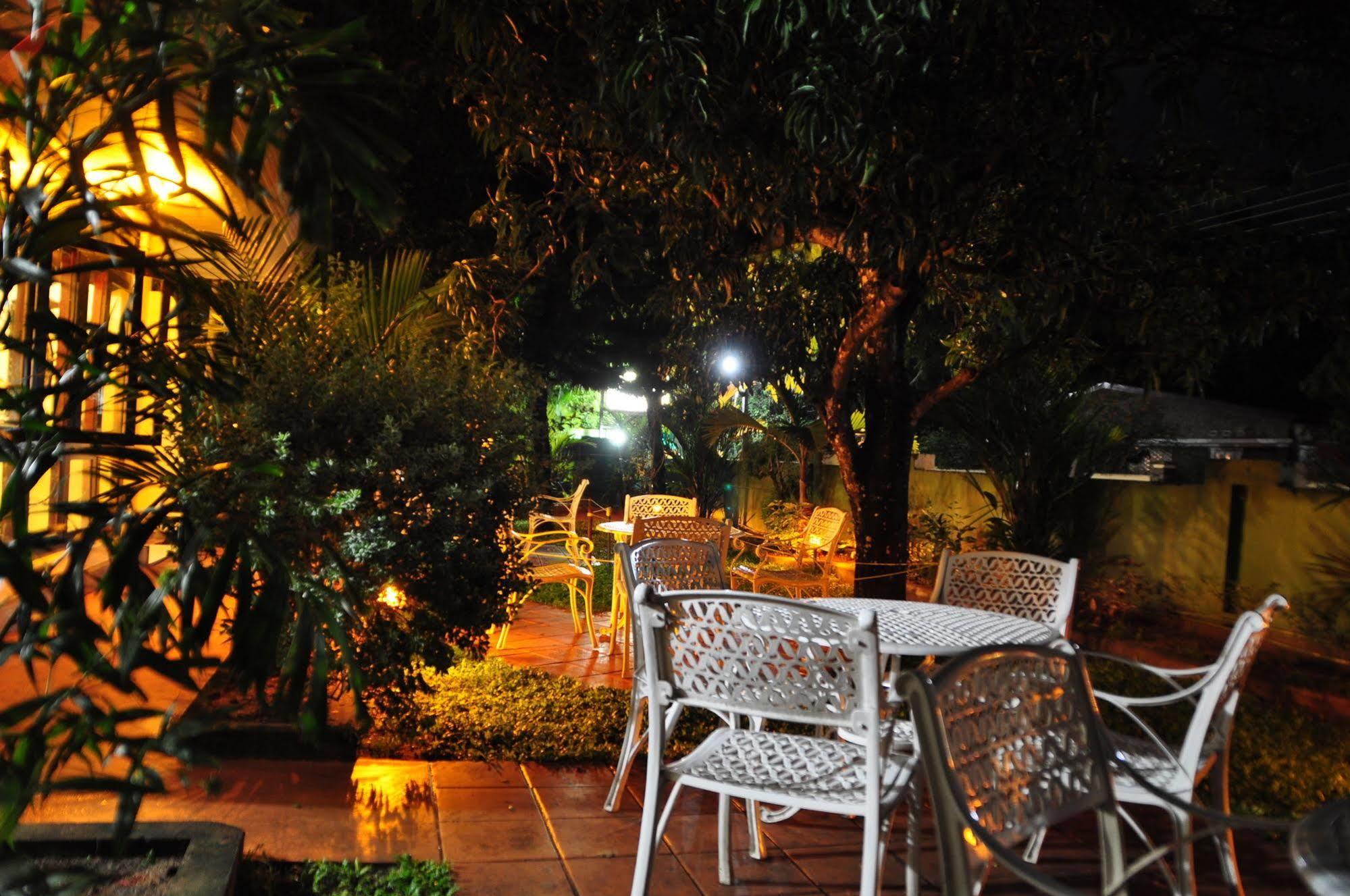 Milano Tourist Rest Hotel Анурадхапура Екстериор снимка