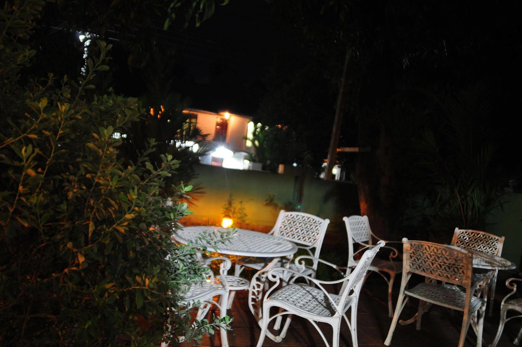 Milano Tourist Rest Hotel Анурадхапура Екстериор снимка