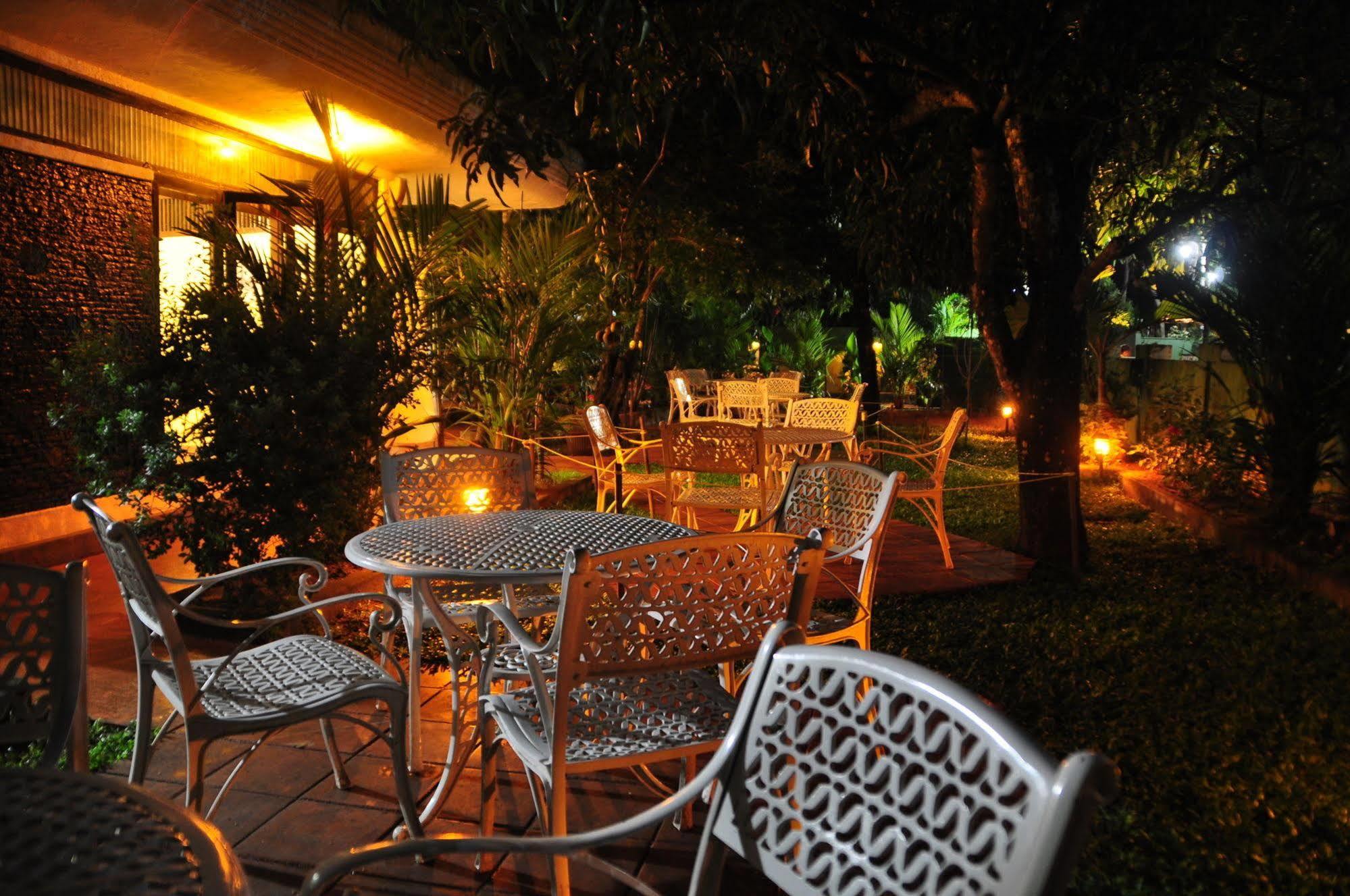 Milano Tourist Rest Hotel Анурадхапура Екстериор снимка
