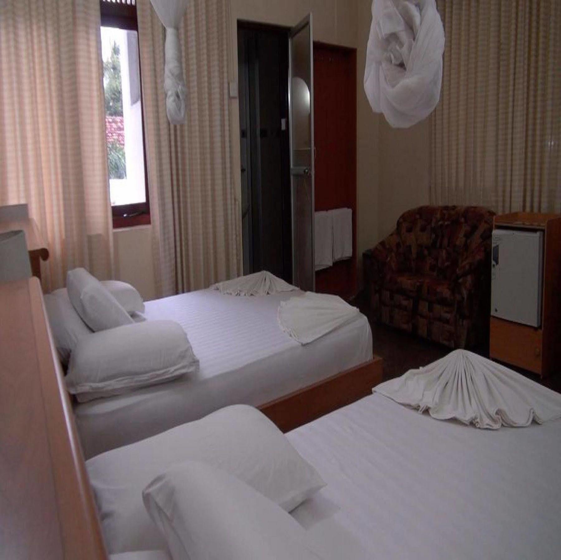 Milano Tourist Rest Hotel Анурадхапура Екстериор снимка
